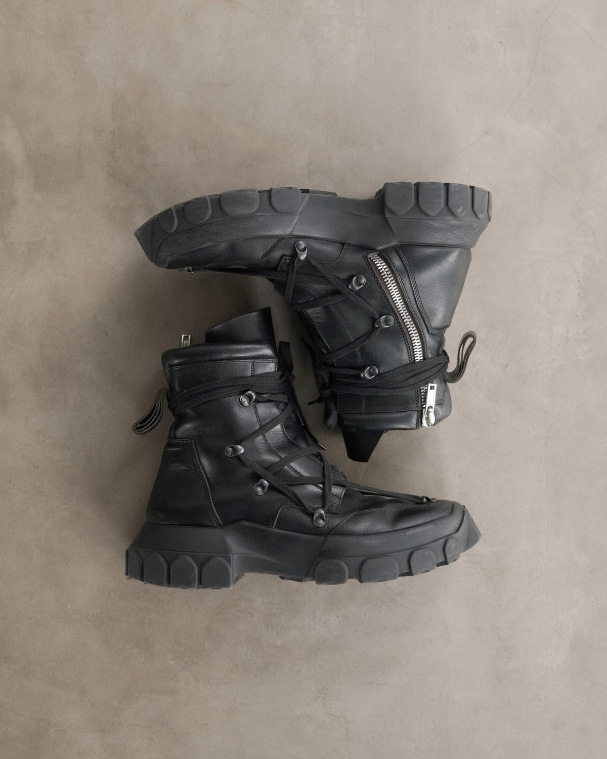 SS17 RICKOWENS Dirt Pentagram Tractor Boots