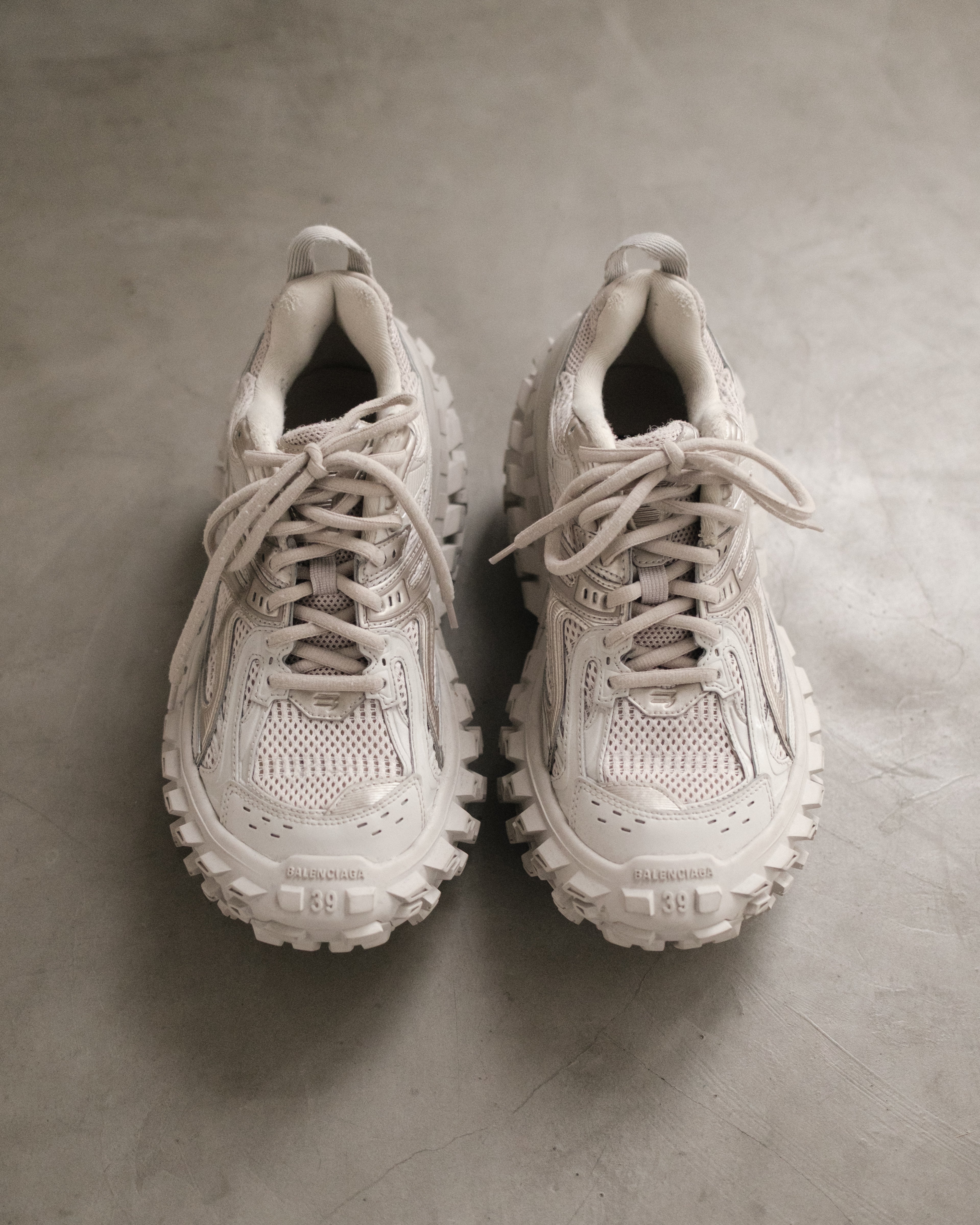 Balenciaga 「Defender」 ホワイトモノクローム トレイルランナー Size 9 - Balenciaga Defender Bouncer Sneaker White Light Beige