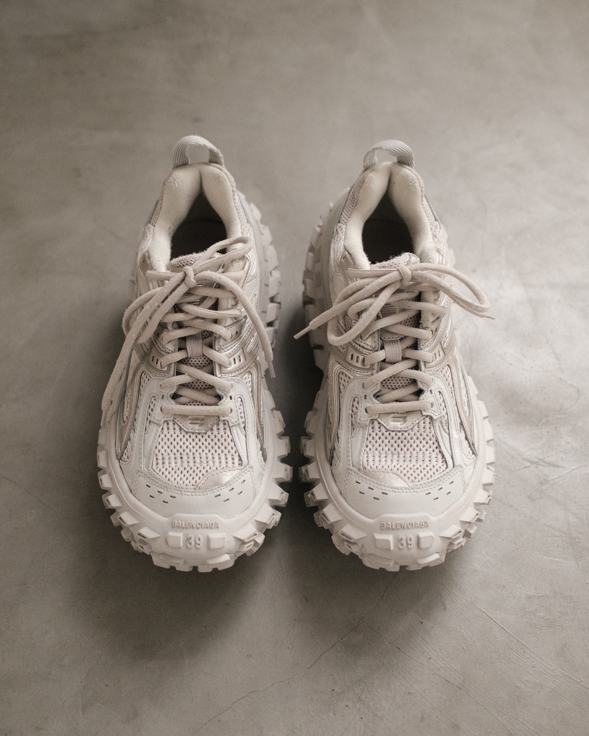BALENCIAGA Defender Trainers Beige Snekaer