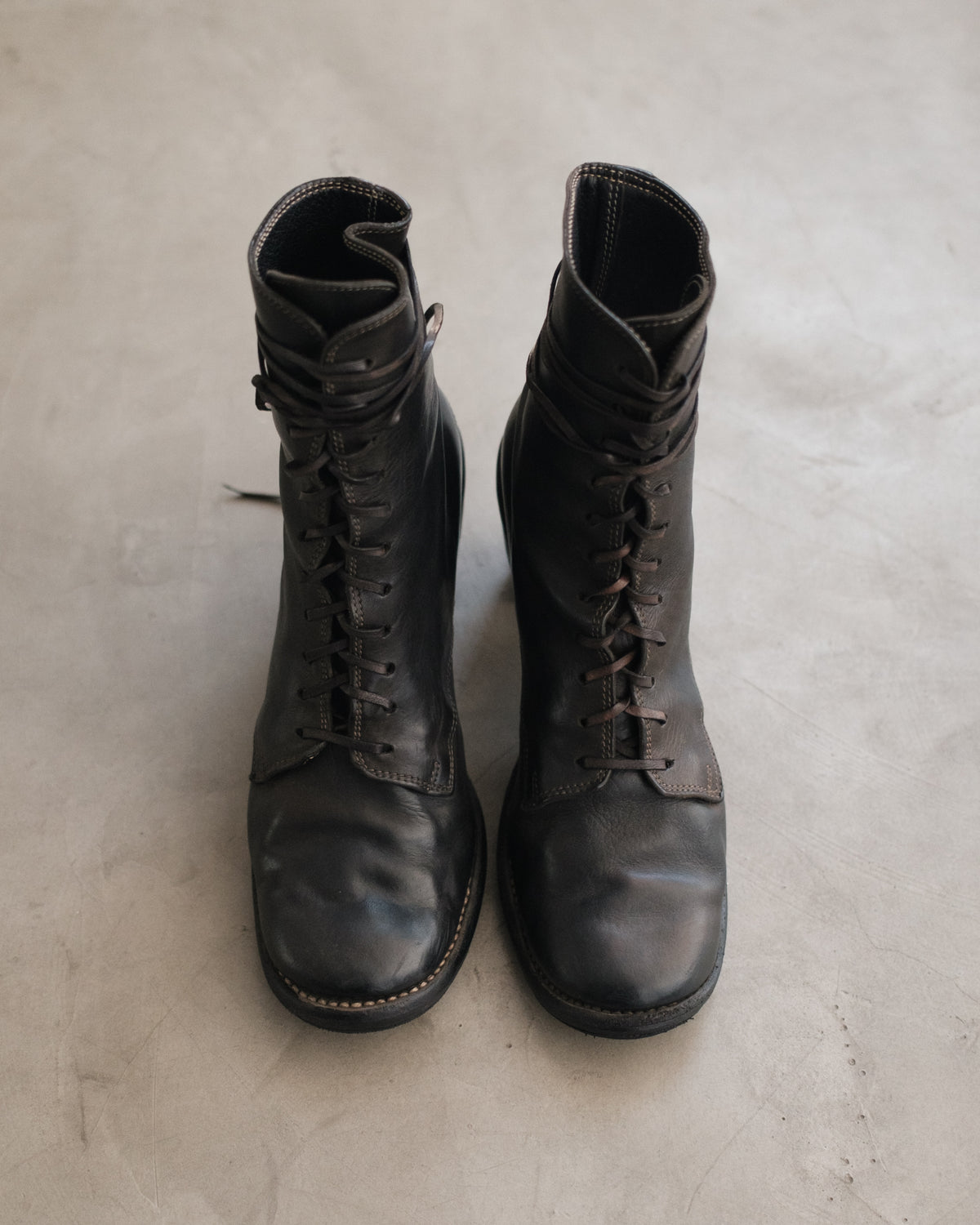GUIDI Tapered-Heel Lace-Up Ankle Boots