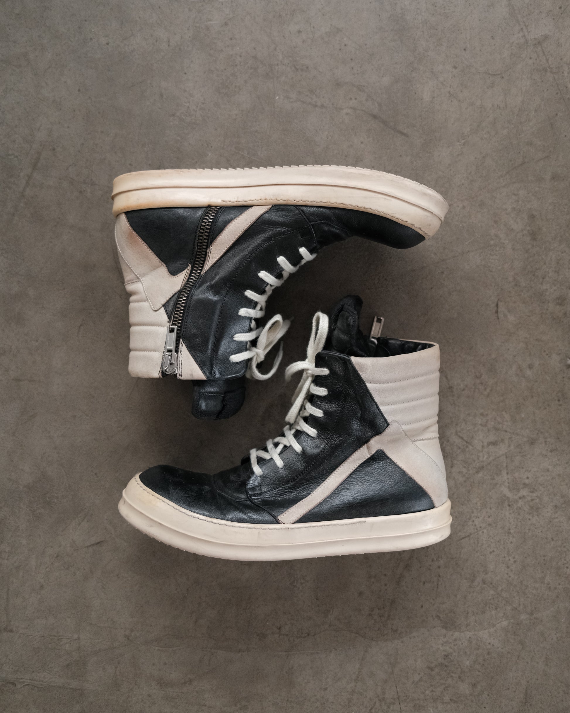 RICK OWENS AW11 Short Toungue Geobasket Sneakers