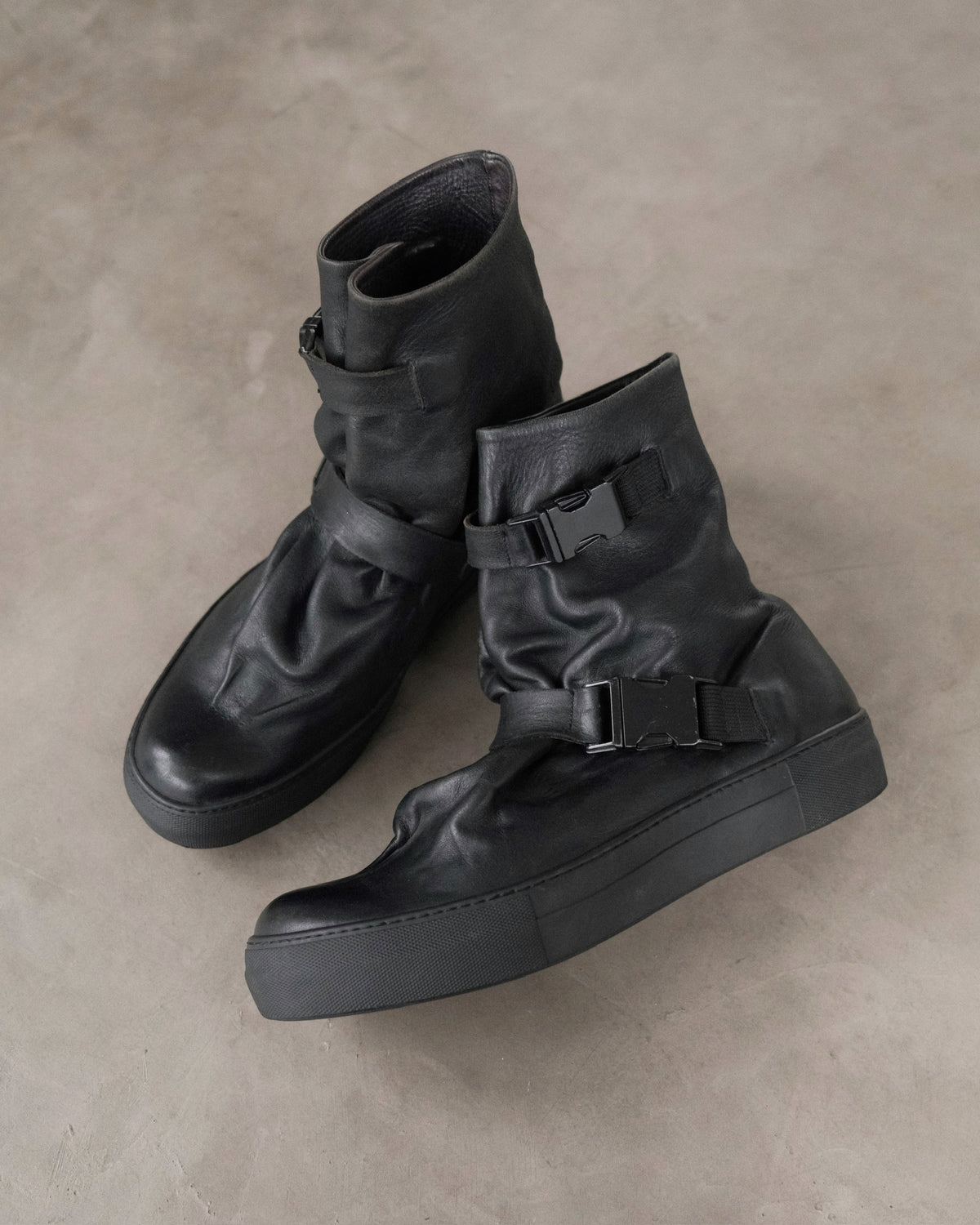 OBSCUR Tumor Sneakers With Metal Buckles In Horse Leather