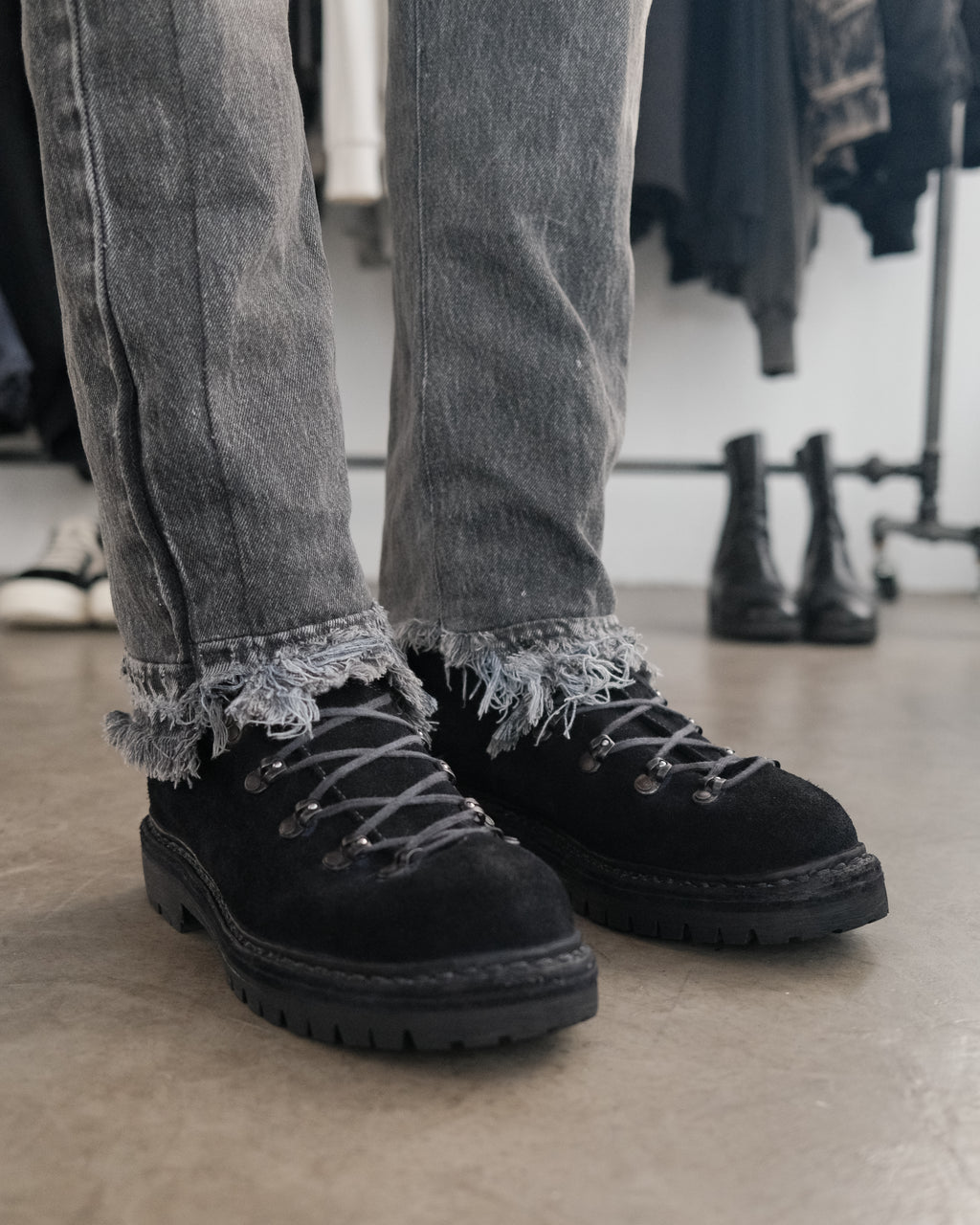 GUIDI 20 Hiking Boots Reverse Black Leather Vibram Lug Sole