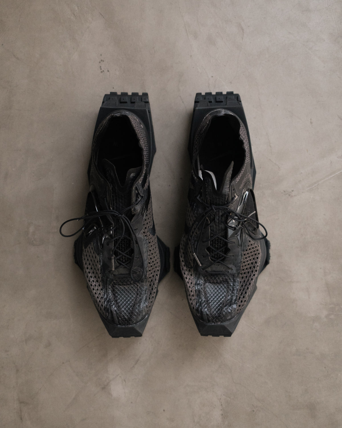 NIKE x MATTHEW M WILLIAMS Zoom 4 Sneaker
